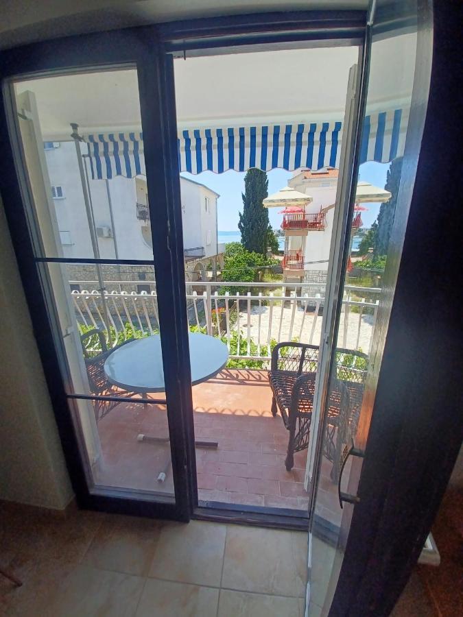 Apartment Bunjo'S Beach House Trogir Zewnętrze zdjęcie