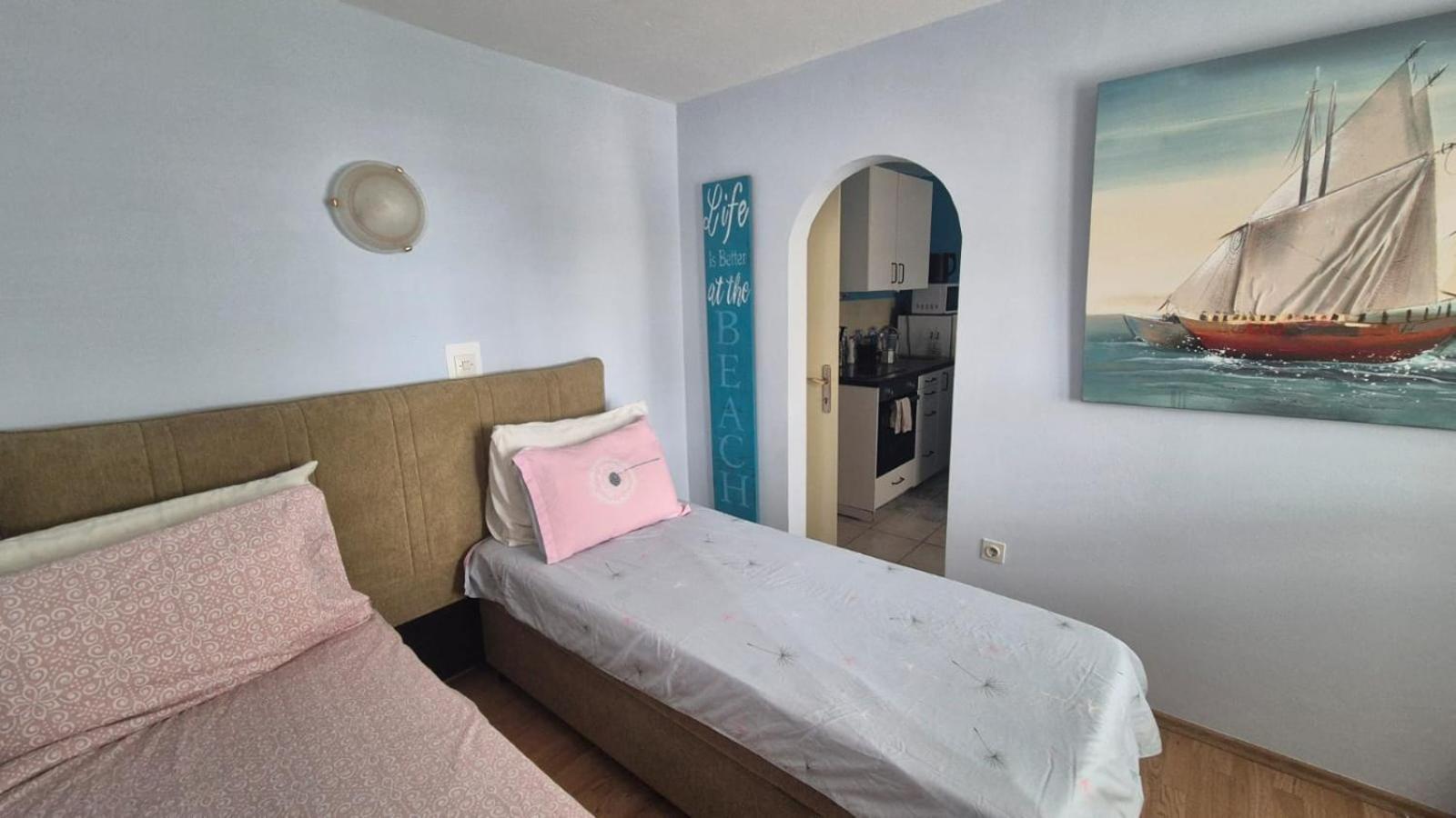 Apartment Bunjo'S Beach House Trogir Zewnętrze zdjęcie