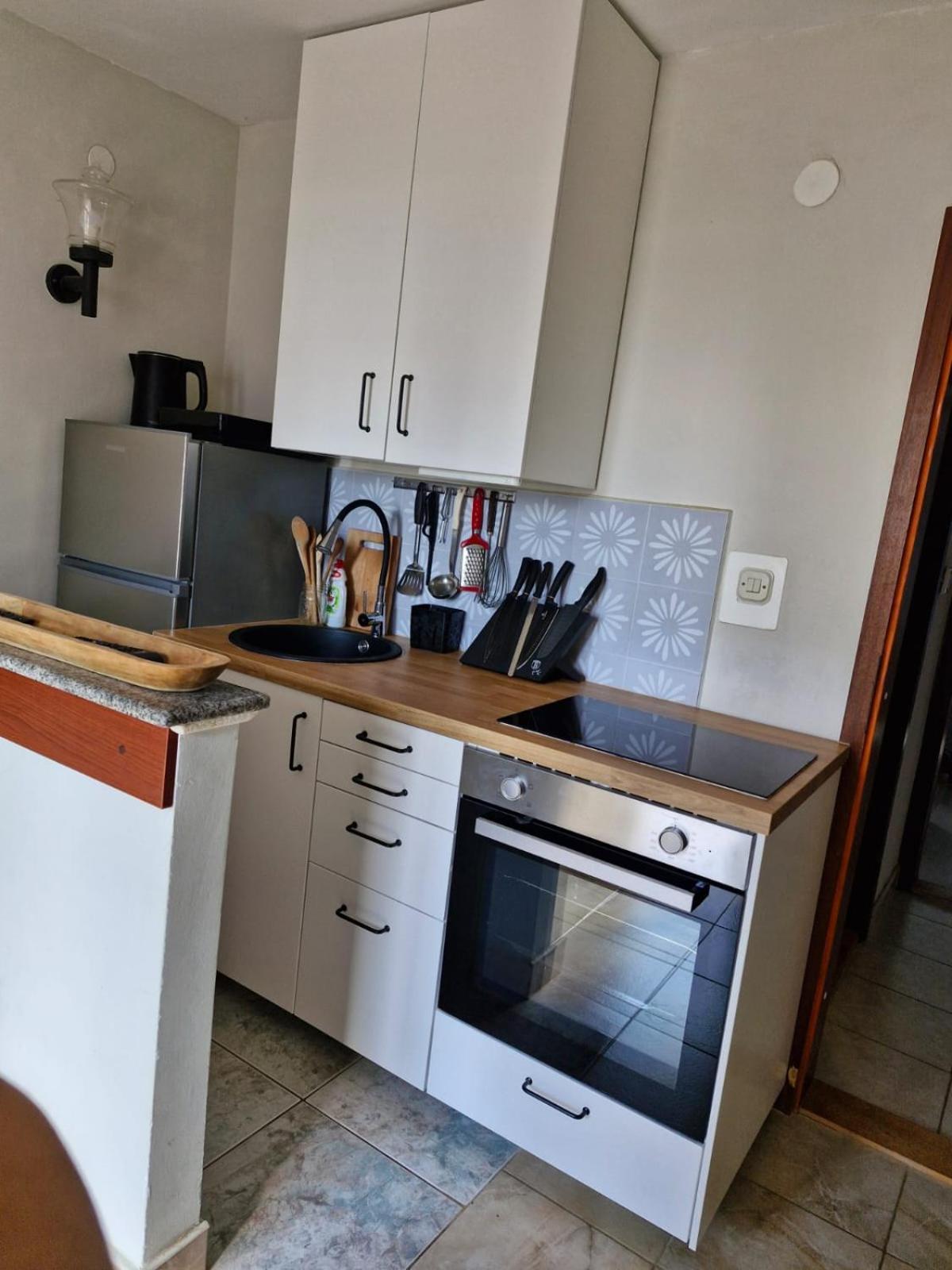 Apartment Bunjo'S Beach House Trogir Zewnętrze zdjęcie
