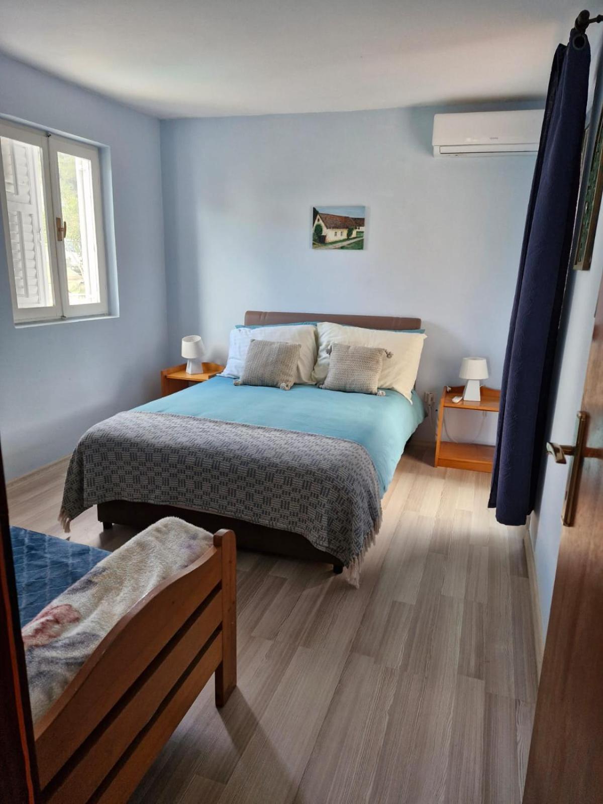 Apartment Bunjo'S Beach House Trogir Zewnętrze zdjęcie